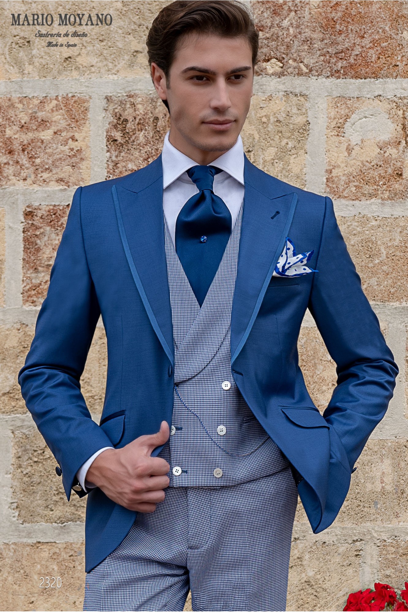 Costume redingote de mariage bleu en pure laine modèle 2320 Mario Moyano