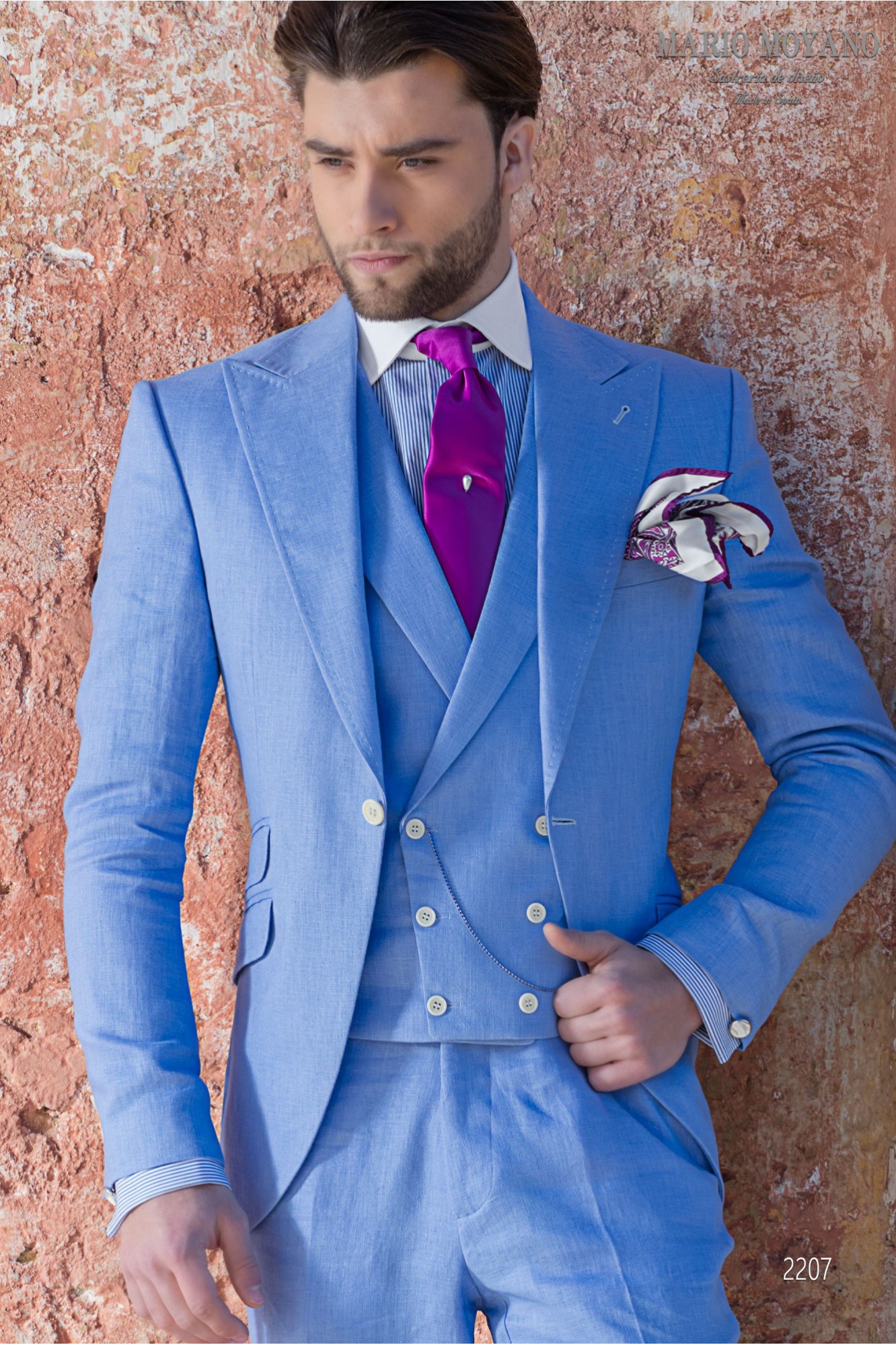 maßgeschneiderter Hochzeitsanzug aus blauem Leinen mit modernem taillierten Schnitt 2207 Mario Moyano