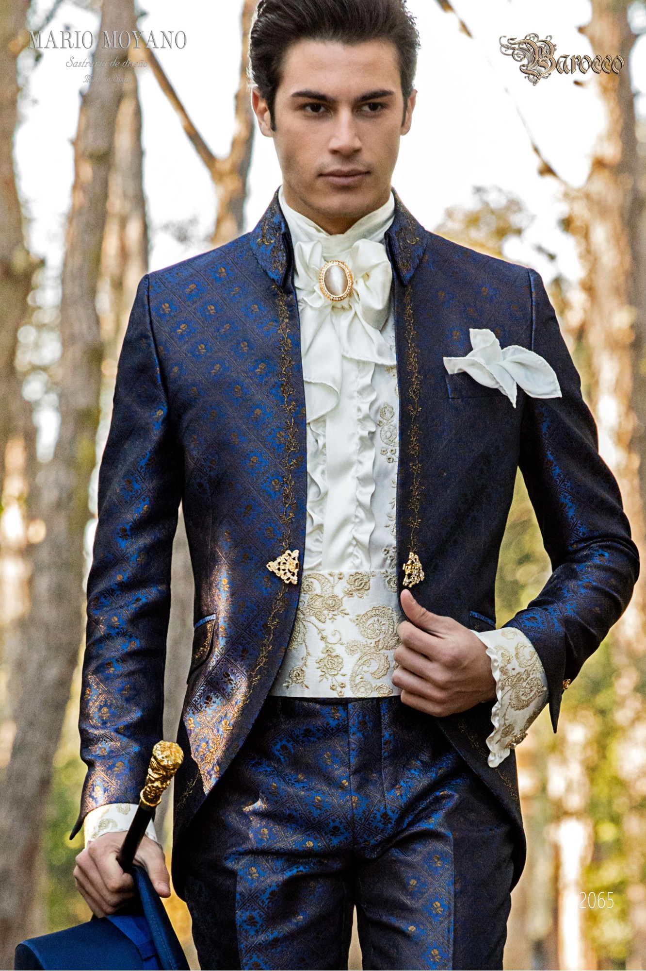 vintage Napoleon collar frock coat in blue jacquard fabric Mario Moyano ...