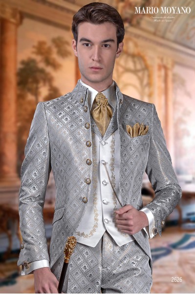Traje de novio barroco, redingote de época cuello Napoleón en tejido brocado gris plata-oro con botones dorados