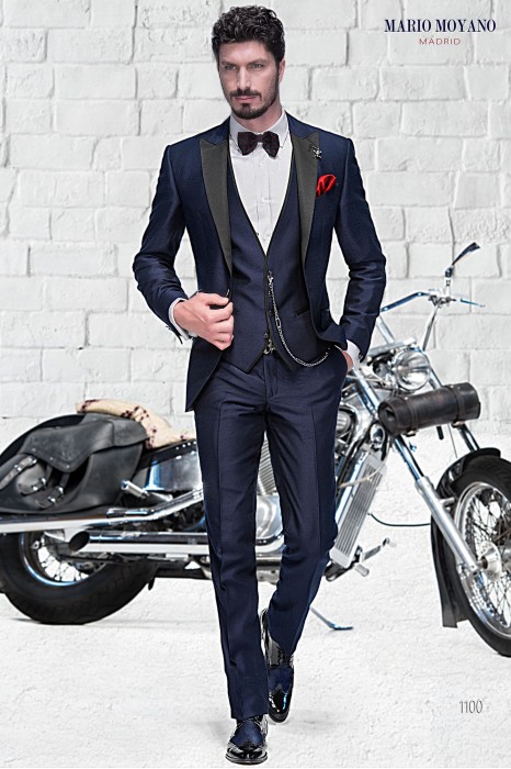 Moderner Blauer Bräutigamanzug mit schwarzem Spitzenrevers 1100 Mario Moyano