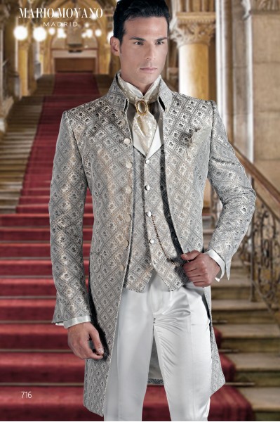 Traje barroco, redingote de época cuello Napoleón en tejido brocado gris plata-oro con botones dorados