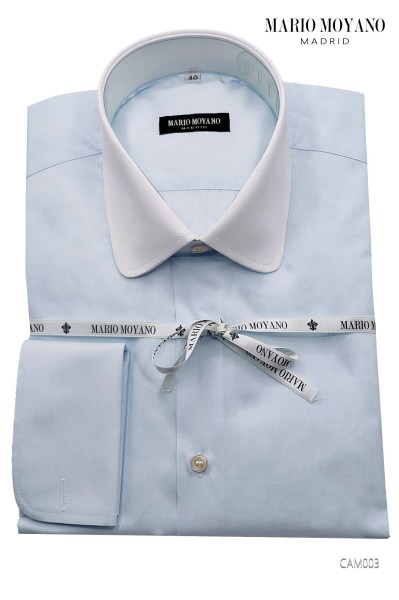 Camisa de ceremonia de algodón azul claro con cuello Club blanco CAM003 de Mario Moyano